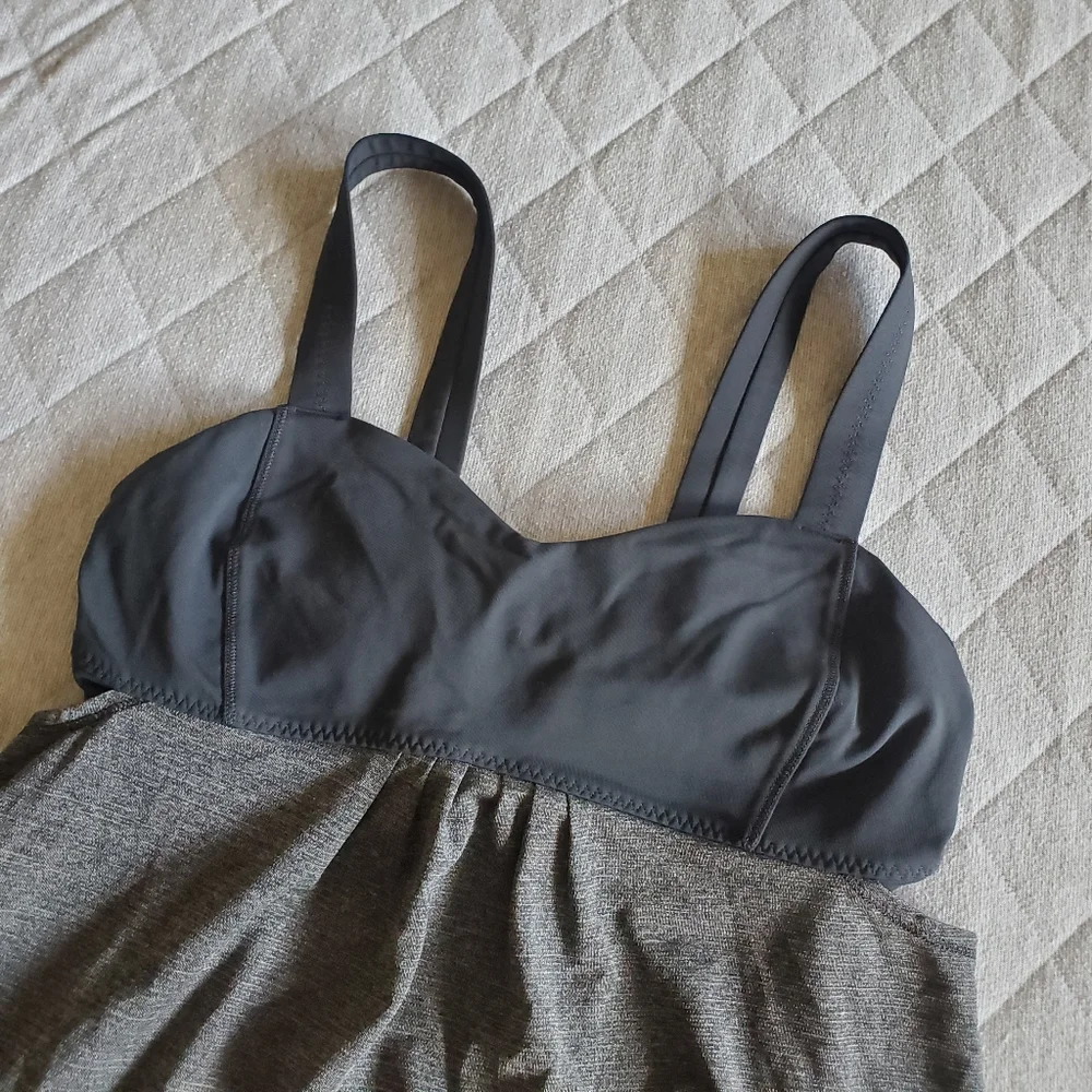 Lululemon Run Back on Track‎ Tank Sz 8